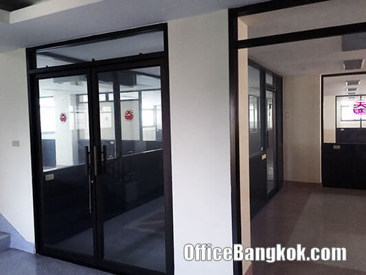 Office Building for sale near MRT Suthisarn Station