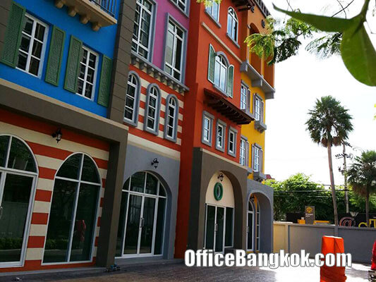 Modern Shophouse Sukhumvit 101/1 for Sale