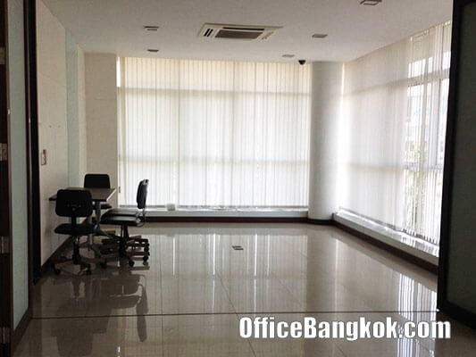 Office Building with Warehouse for Sale on Thepharak Road, Bang Phli, Samut Prakan Province