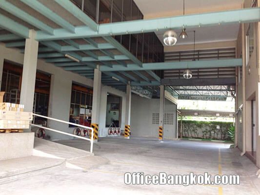 Office Building with Warehouse for Sale on Thepharak Road, Bang Phli, Samut Prakan Province