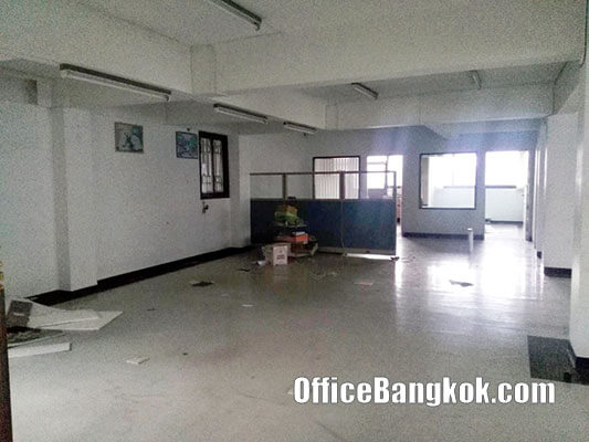 Office Building 6 storey for Sale close to Lat Phrao MRT Station