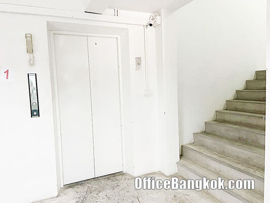 Office Building 4 storey for Sale on Ratchadapisek Road