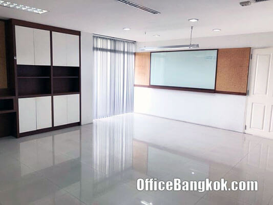 Stand Alone Office Building 6 storey for Sale on Suthisarn