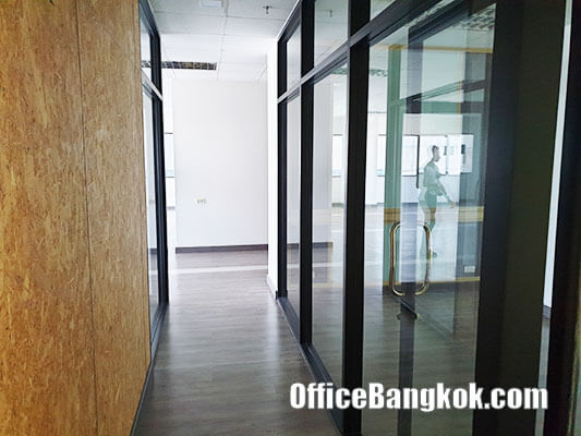 Office for Rent with Partly Furnished on Asoke Space 190 Sqm Close to Phetchaburi MRT Station