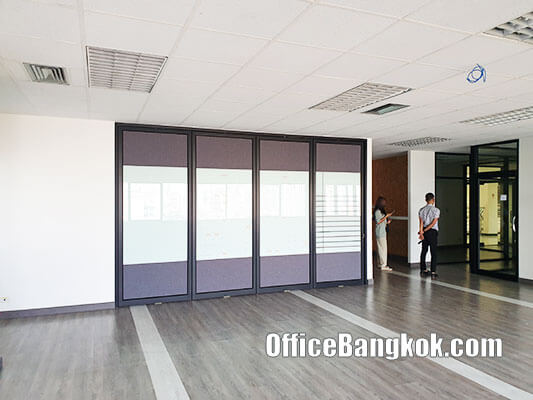 Office for Rent with Partly Furnished on Asoke Space 190 Sqm Close to Phetchaburi MRT Station