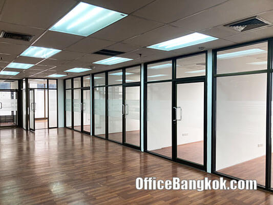 Office Space For Rent With Partly Furnished On Asoke Area 400 Sqm Close To Phetchaburi MRT Station