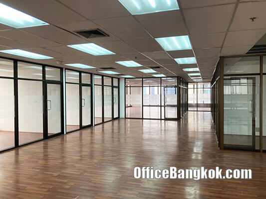 Office Space For Rent With Partly Furnished On Asoke Area 400 Sqm Close To Phetchaburi MRT Station