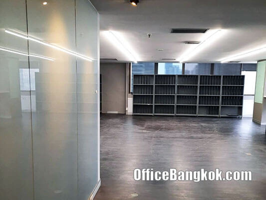 Office Space for Rent with Partly Furnished on Asoke Area Size 170 Sqm Close to Phetchaburi MRT Station