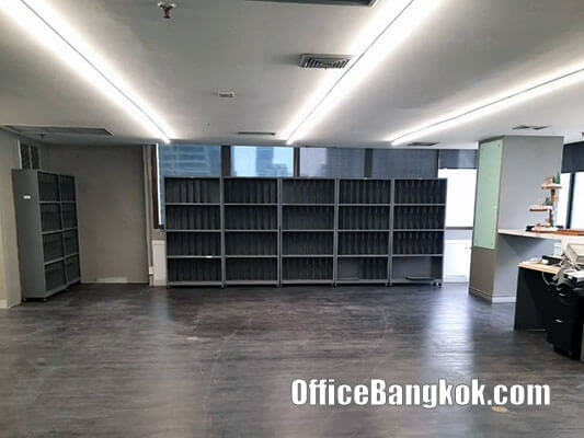 Office Space for Rent with Partly Furnished on Asoke Area Size 170 Sqm Close to Phetchaburi MRT Station