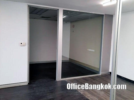 Office Space for Rent with Partly Furnished on Asoke Area Size 170 Sqm Close to Phetchaburi MRT Station