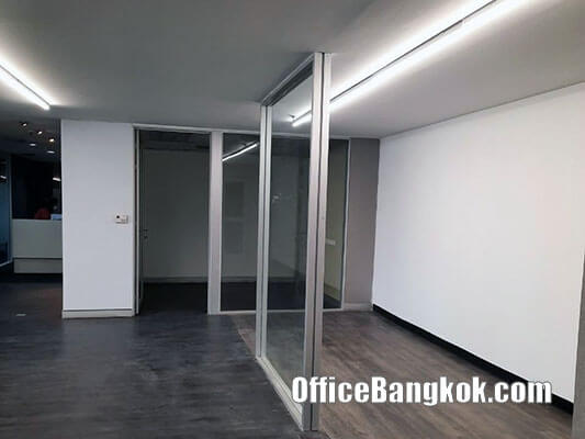 Office Space for Rent with Partly Furnished on Asoke Area Size 170 Sqm Close to Phetchaburi MRT Station