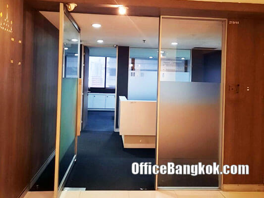 Office Space for Rent with Partly Furnished on Asoke Area Size 170 Sqm Close to Phetchaburi MRT Station