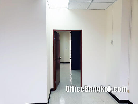 Partly Furnished Office For Rent On Asoke Space 60 Sqm Close To Phetchaburi MRT Station