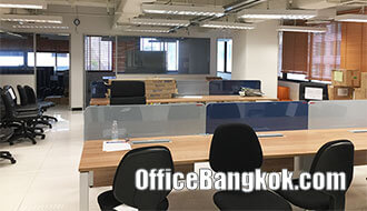 ออฟฟิศให้เช่าตกแต่งพร้อมเฟอร์นิเจอร์ พื้นที่ 220 ตรม ทำเลอโศก ติดรถไฟฟ้า MRT สถานีเพชรบุรี