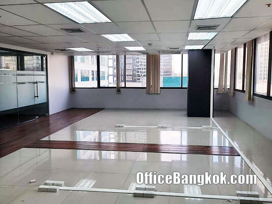 Office Space for rent with Party Furnished Size 177 Sqm on Asoke Close to Phetchaburi MRT Station