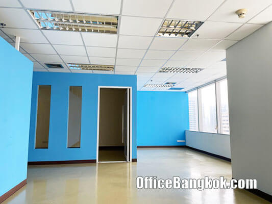 Rent Office with Partly Furnished Size 100 Sqm Close to Asoke BTS Station