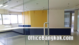 เช่าออฟฟิศตกแต่งแล้วทำเลอโศก พื้นที่ 157 ตรม ติดรถไฟฟ้า MRT สถานีเพชรบุรี