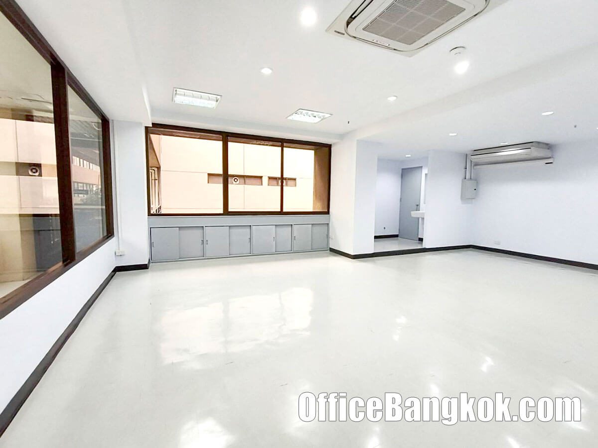 เช่าสำนักงานพื้นที่ 56 ตรม ทำเลอโศก ติดรถไฟฟ้า MRT สถานีเพชรบุรี เช่าสำนักงานพื้นที่ 56 ตรม ทำเลอโศก ติดรถไฟฟ้า MRT สถานีเพชรบุรี