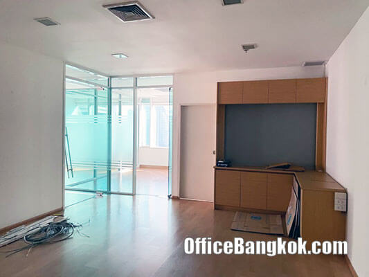 Office Space for Rent with Partly Furnished Size 128 Sqm Close to BTS Asoke Station and MRT Sukhumvit Station