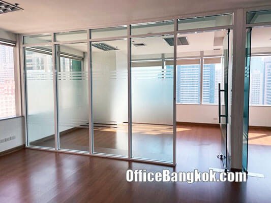 Office Space for Rent with Partly Furnished Size 128 Sqm Close to BTS Asoke Station and MRT Sukhumvit Station