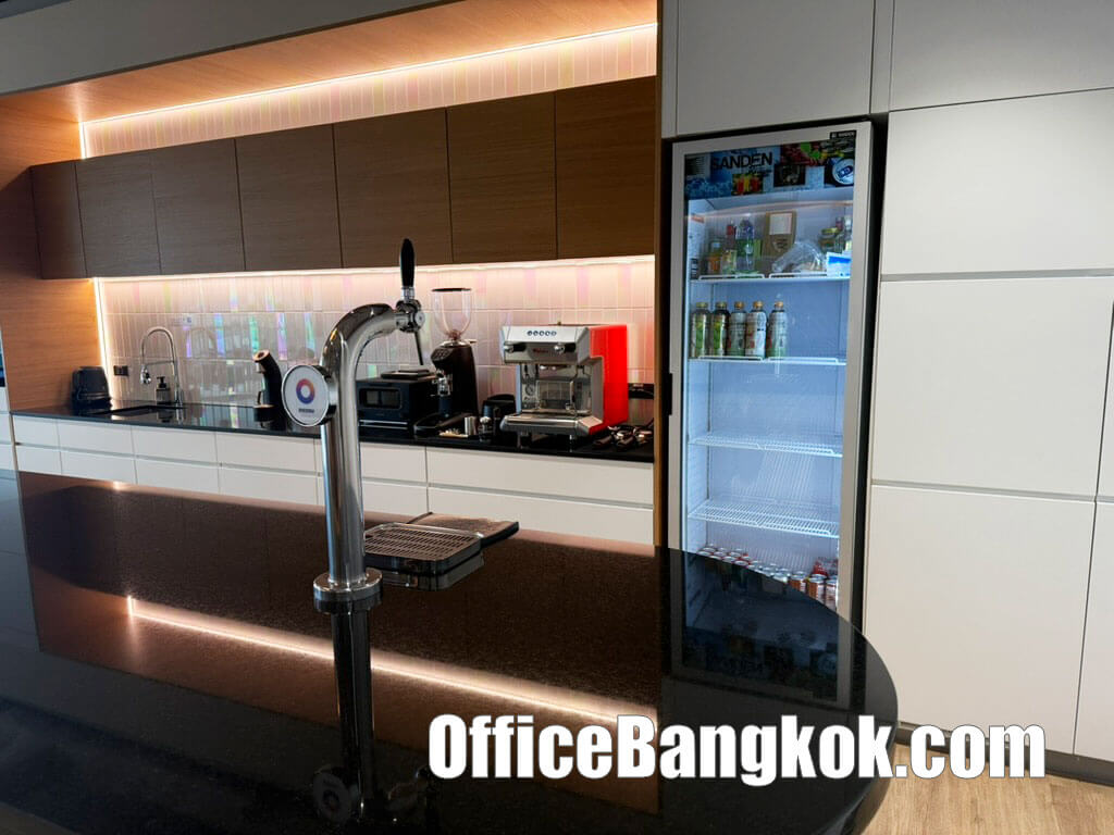 เช่าสำนักงานตกแต่งพร้อมเฟอร์นิเจอร์ พื้นที่ 280 ตรม ค่าเช่า 410,000 บาท/เดือน ติดรถไฟฟ้า BTS สถานีชิดลม