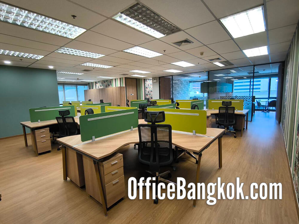 Fully-furnished, fitted office for rent (26 pax) in prime Chidlom area, Bangkok. 195 sqm workspace ready for immediate occupancy near BTS station. Rent starts at 212,000 THB/month. 