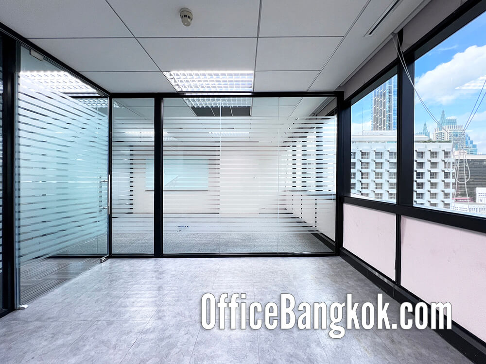 Office Space for Rent near BTS Chidlom - 298 Sqm Prime CBD Location 