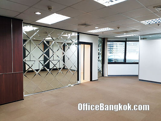 Office For Rent With Partly Furnished Close To Chidlom BTS Station Space 133 Sqm