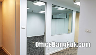 Office for Rent with Partly Furnished Space 110 Sqm Close to Chidlom BTS Station
