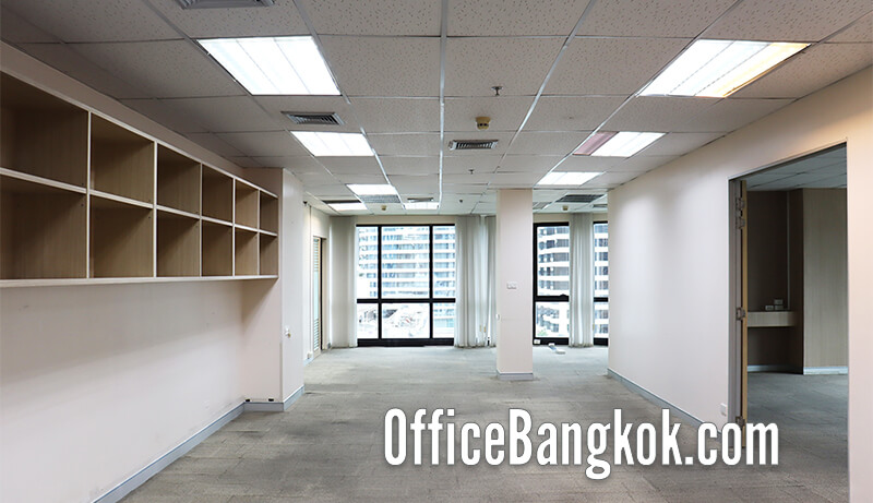Office Space for Rent with Partly Furnished 195 Sqm close to Chidlom BTS Station 