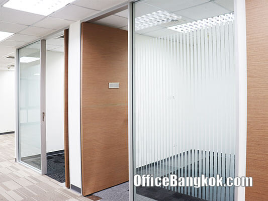 Office Space For Rent With Partly Furnished 115 Sqm Close To BTS Chidlom Station