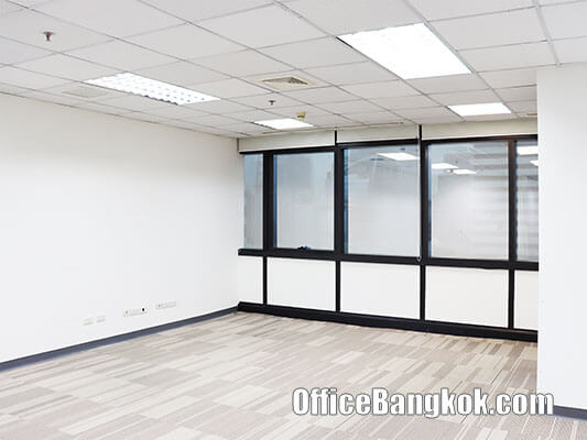 Office Space For Rent With Partly Furnished 115 Sqm Close To BTS Chidlom Station