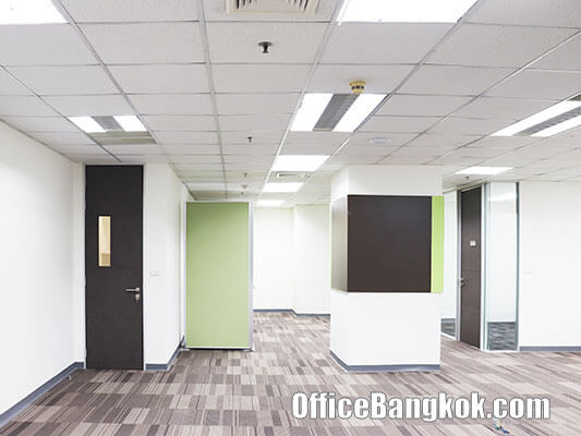 Office Space For Rent With Partly Furnished 120 Sqm Close To Chidlom BTS Station