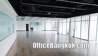 Rent Office with Partly Fitted Space 650 Sqm Close to Siam BTS Station