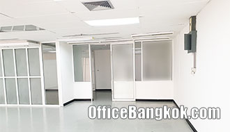 Office Space with Partly Furnished 120 Sqm Close to Chidlom BTS Station