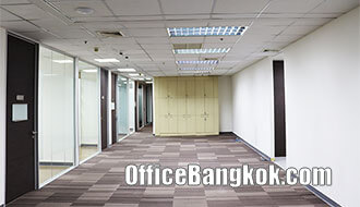 Rent Office Space With Partly Furnished 650 Sqm Close To BTS Chidlom Station