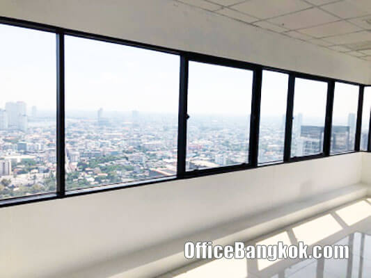 Rent Office With Partly Furnished Space 318 Sqm Close To BTS Krung Thonburi Station