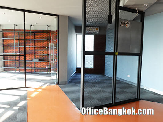 Rent Office With Partly Furnished Space 261 Sqm On Pratunam Area