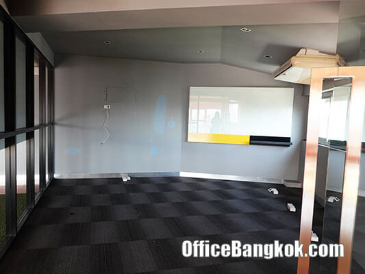 Rent Office With Partly Furnished Space 261 Sqm On Pratunam Area