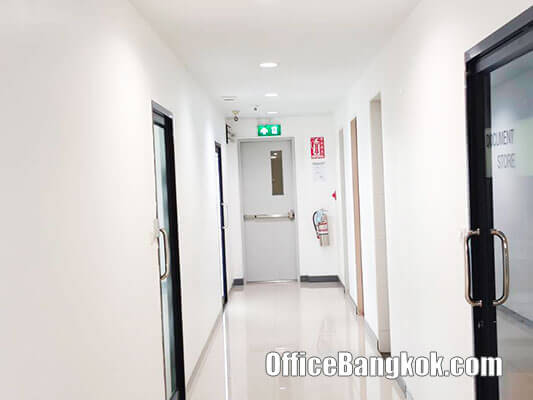 Rent Office With Partly Furnished 510 Sqm On New Petchburi Road