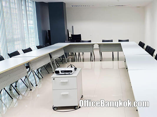 Rent Office With Partly Furnished 510 Sqm On New Petchburi Road