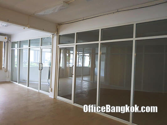 Rent Office with Partly Furnished 100 Sqm close to Phahonyothin 24 BTS Station