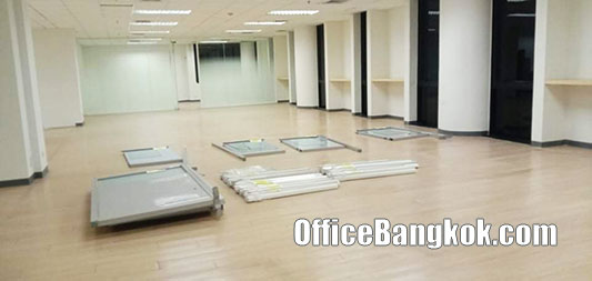 Rent Office with Partly Furnished Size  580 Sqm Close to Ari BTS Station