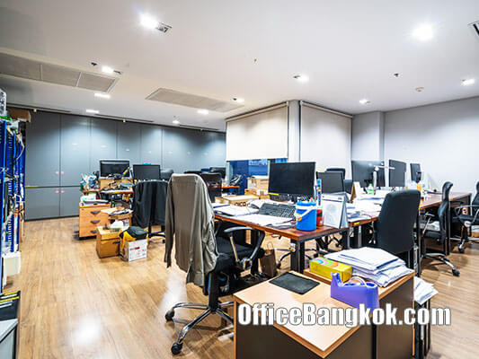 Rent Office Space With Partly Furnished 320 Sqm Close To Sanam Pao BTS Station