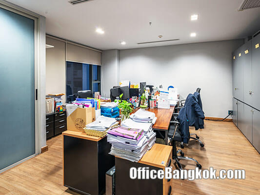 Rent Office Space With Partly Furnished 320 Sqm Close To Sanam Pao BTS Station
