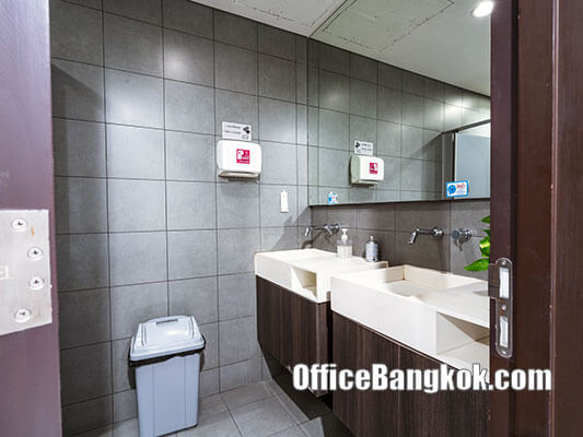 Rent Office Space With Partly Furnished 320 Sqm Close To Sanam Pao BTS Station