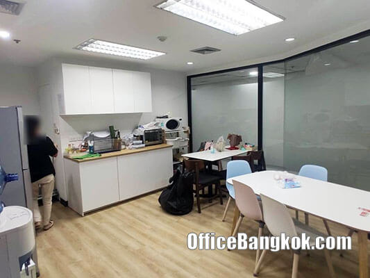 Office Space For Rent With Partly Furnished Size 200 Sqm On Phayathai Road Close To Phayathai BTS Station