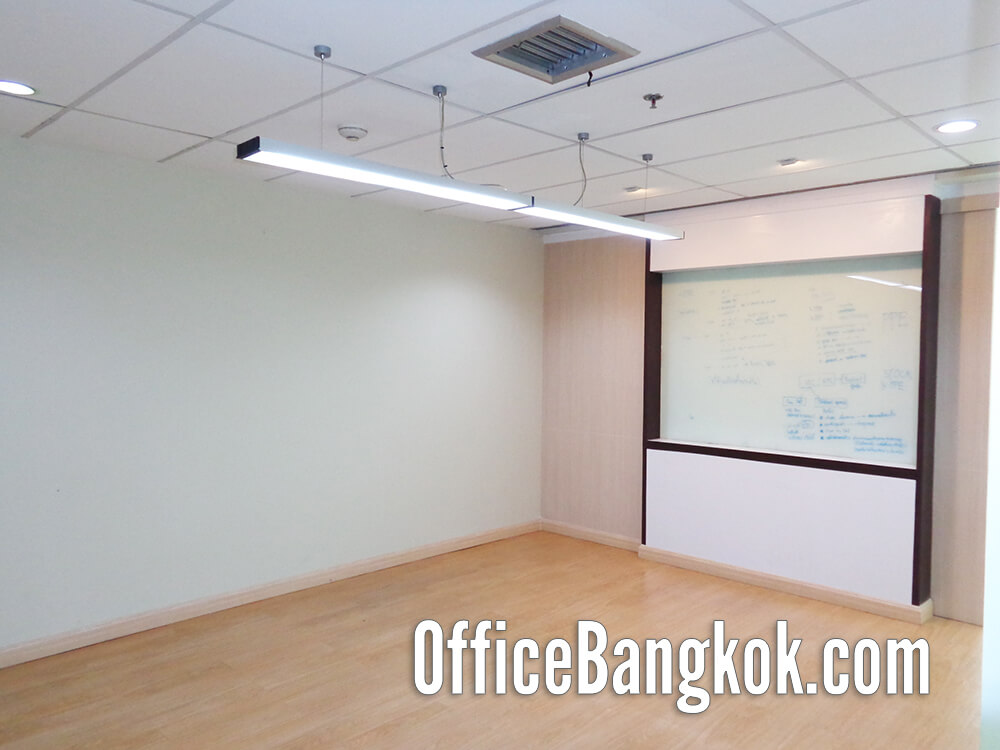 Partly furnished 202 sqm office space near BTS Phaya Thai featuring open-plan work areas, ceiling lighting, air-conditioning, and ready-to-use utilities. Partly furnished 202 sqm office space near BTS Phaya Thai featuring open-plan work areas, ceiling lighting, air-conditioning, and ready-to-use utilities.