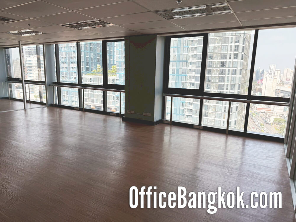 Rent a partly furnished office near BTS Phayathai, 200 sqm space in central Bangkok. Ideal for mid-sized companies. Monthly rent 90,000 THB. Rent a partly furnished office near BTS Phayathai, 200 sqm space in central Bangkok. Ideal for mid-sized companies. Monthly rent 90,000 THB.