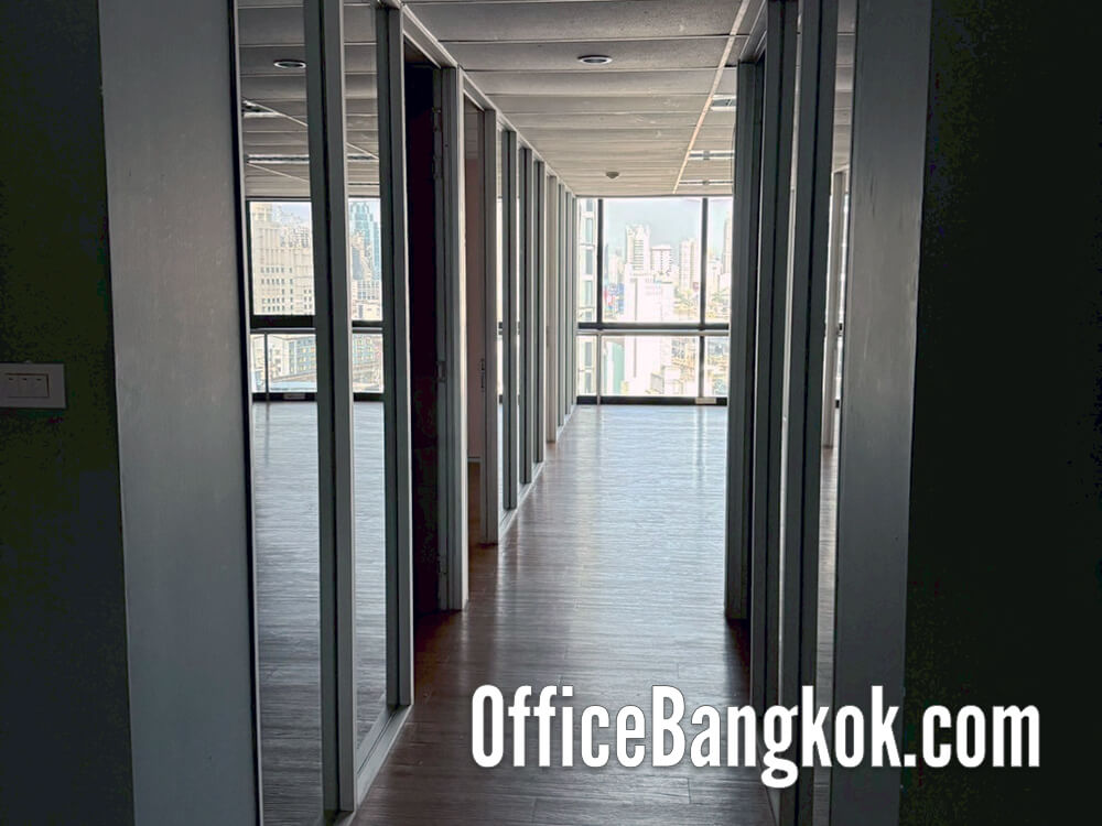 Rent a partly furnished office near BTS Phayathai, 200 sqm space in central Bangkok. Ideal for mid-sized companies. Monthly rent 90,000 THB. Rent a partly furnished office near BTS Phayathai, 200 sqm space in central Bangkok. Ideal for mid-sized companies. Monthly rent 90,000 THB.